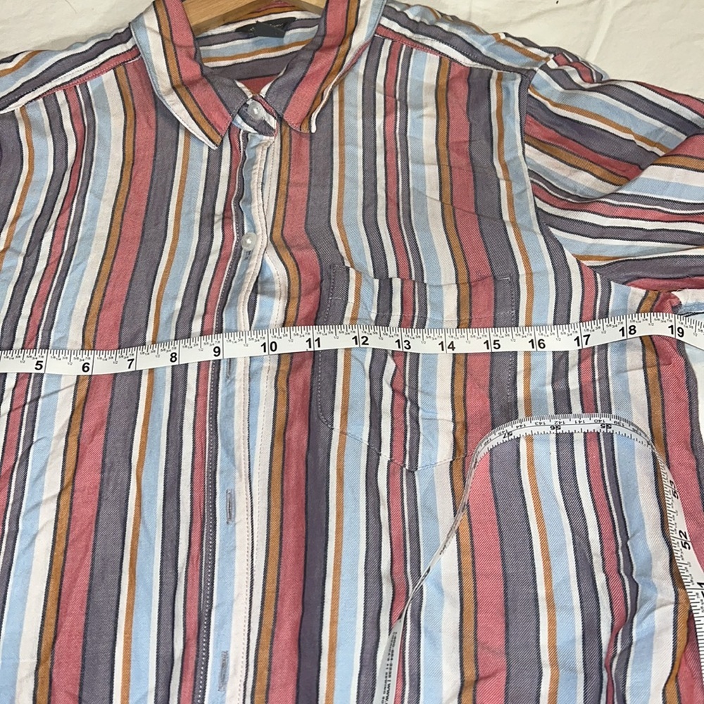 Eddie Bauer women’s striped dress shirt soft  medium button down long sleeve - Picture 5 of 6